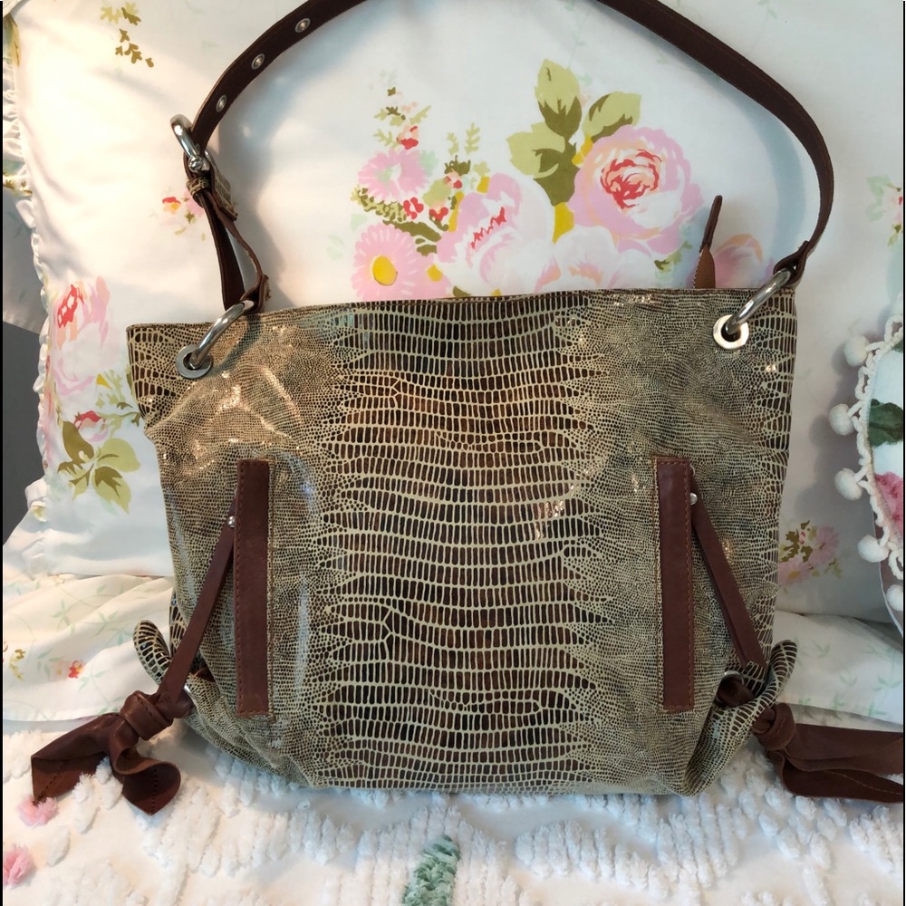 Leather handbag